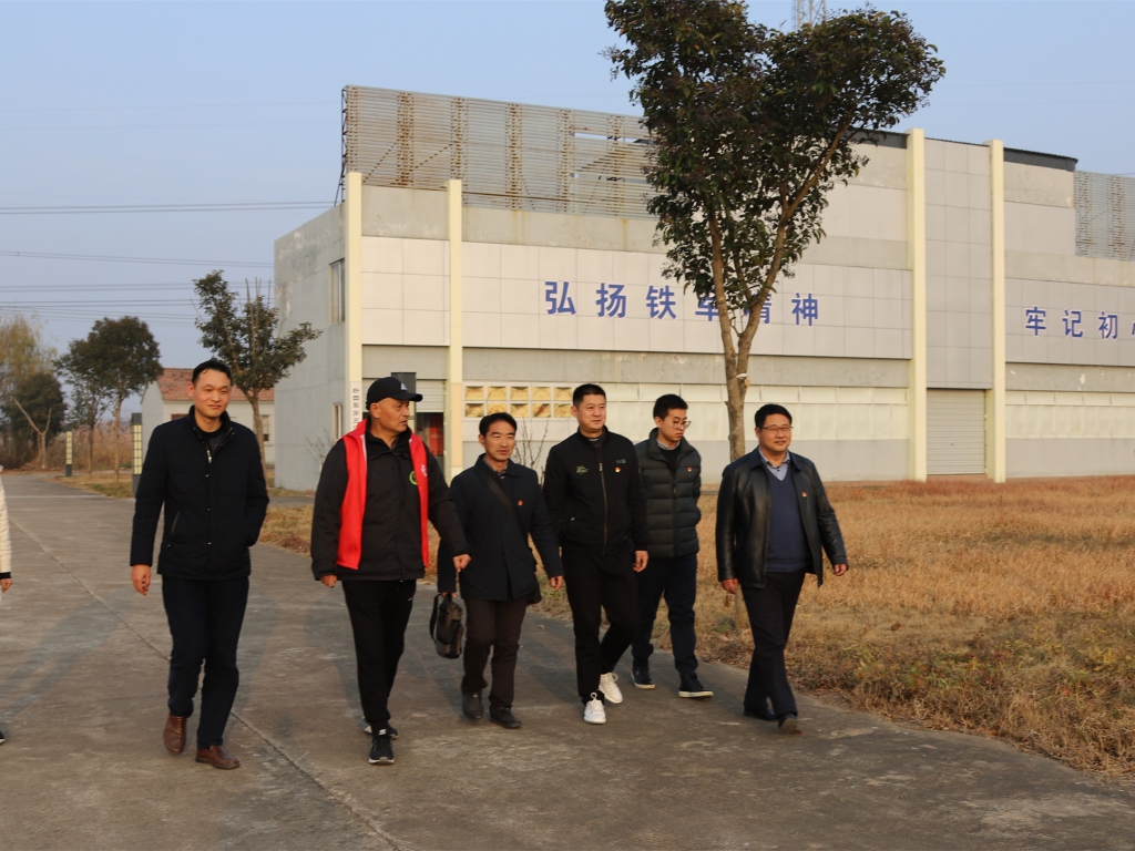鹽城市河流治理處組織黨員干部來到新四軍三師八旅紀念館參不雅進修