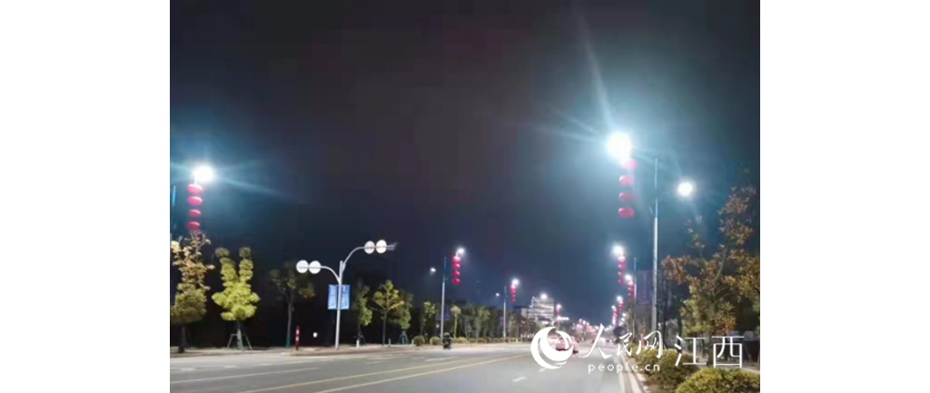 辦實(shí)事丨江西信豐：路燈亮了，蒼生樂了